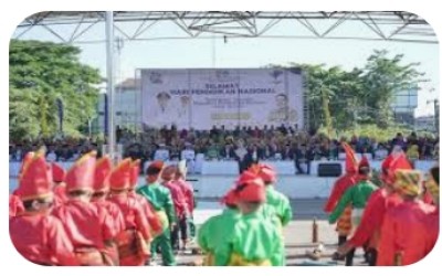UPT SPF SMPN 3 Makassar melaksanakan upacara Hari pendidikan nasional 2025